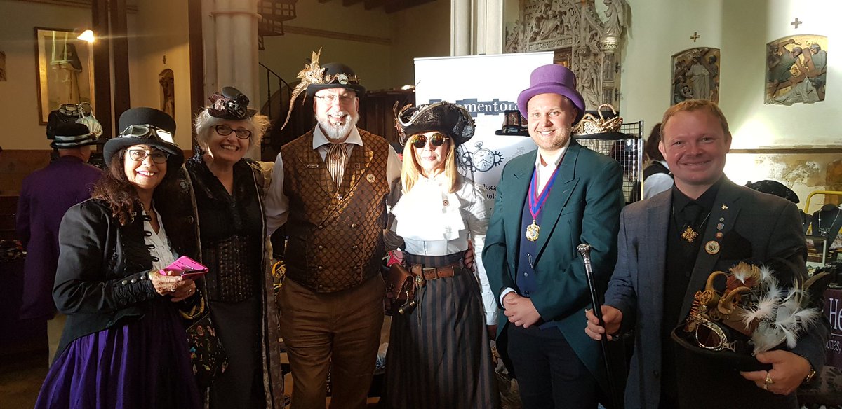 #Hastings does it again! This time hosting the most excellent #steampunkfestival organised by <a href="/lavender1238/">lavender1238</a> #powereventseastsussex in #st.Leonards with <a href="/BaconBoy1989/">Cllr James Bacon</a> <a href="/HastingsObs/">Hastings Observer</a> <a href="/GregDraven/">Greg Draven</a> @ornamentology @Visit1066 <a href="/Hastingsinfocus/">In Focus Podcasts</a> <a href="/hey_hastings/">HeyHastings</a>