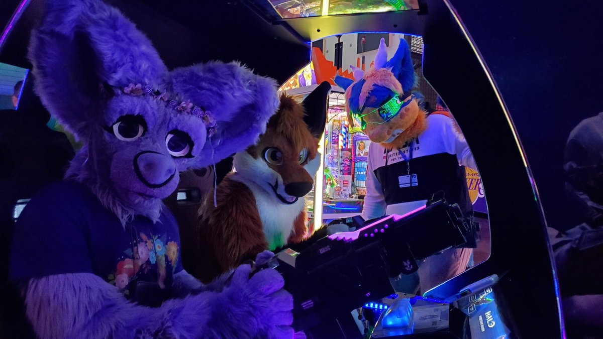LuvelyLavender's tweet photo. Had an amazing time at @PA_Furbowl last night. Saw some old friends, and even made some new friends. Over 120 attendees this time!

Thanks to @TrippWubb for the great photos~ https://t.co/XFJh1cbHgk