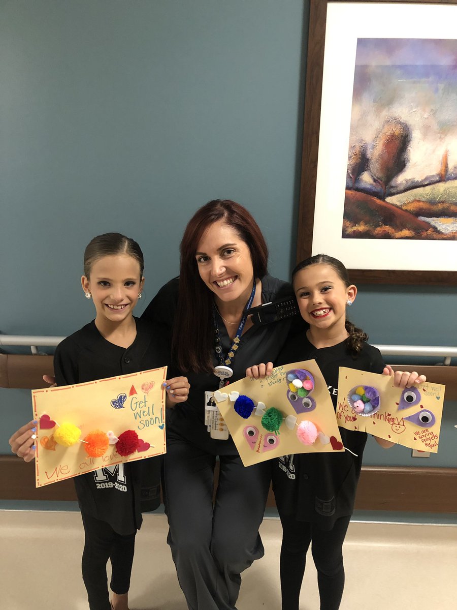 Bringing handmade cards to patients at Baylor hospital! #RaiseCraze #weareprosper <a href="/CockrellChamps/">Cockrell Elementary School</a> <a href="/Boyer_Elem_PISD/">Boyer Elementary</a> #KindnessMatters