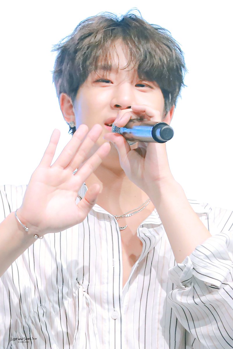 withjinwoo_com's tweet photo. :: 190907 신세계팬미팅 ::

#아스트로 #ASTRO #진진 #JINJIN #박진우 #비스마

@offclASTRO https://t.co/L0JJejb4Aq