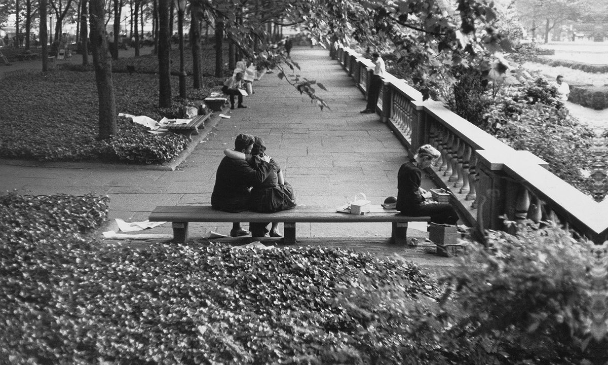 Roy DeCarava and the Sonic Power of Photography buff.ly/2OdnQcz RT @photogsofcolor RT @FlakPhoto