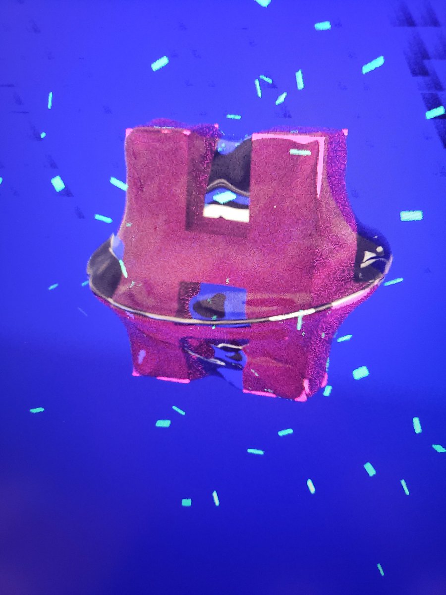 EmilyHomNici's tweet photo. In my 3rd day of playing with it, #C4D has basically turned into a plastic wrap program. What else can I put in plastic?! #3D  #wip https://t.co/R6vI4cZ5yH