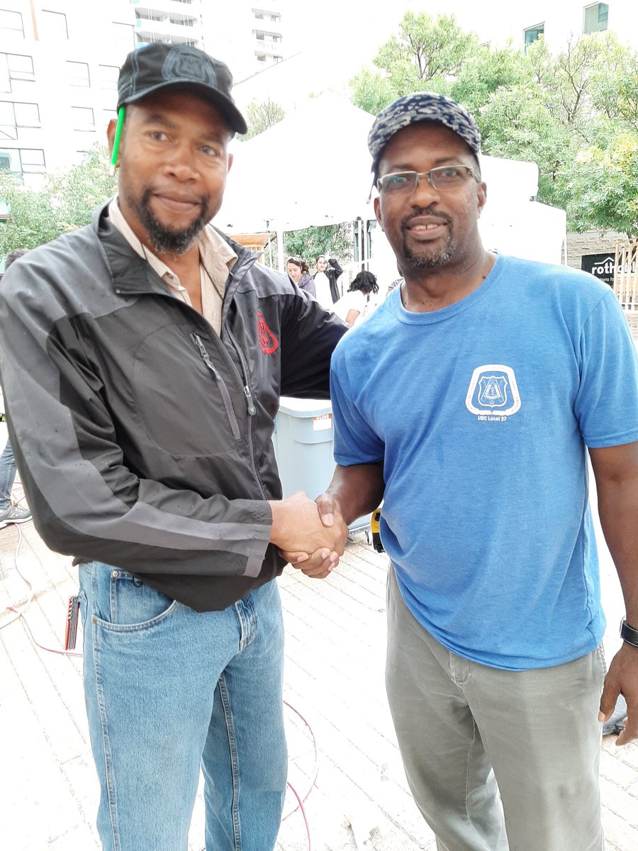 MYorke27's tweet photo. Thx to these @carpenters27 members ( &amp; More) for volunteering on #timberfever2019 @timberfever Great #Collaboration between Uni. students from across Canada, Architectural &amp; Engineering faculties, with support from the #CarpentersUnion &amp; many more Construction industry leaders! https://t.co/cSKZwMipOR