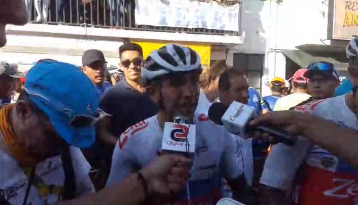 nuestrociclismo's tweet image. Li Circuito Amando Martínez "Zacapu"🇲🇽, Michoacán
1⃣ @RubianoMiguelA🇨🇴 @ColdeportesZenu-@Coldeportes
2⃣Luis Pulido🇲🇽Arenas Tlaxcala+
3⃣Luis Álvarez🇲🇽Crisa-@IntejaDCT
4⃣@DeIgnacio4🇲🇽 @Specialized_MX
Rubiano es el 2°extranjero que gana esta histórica clásica del #Ciclismo mexicano