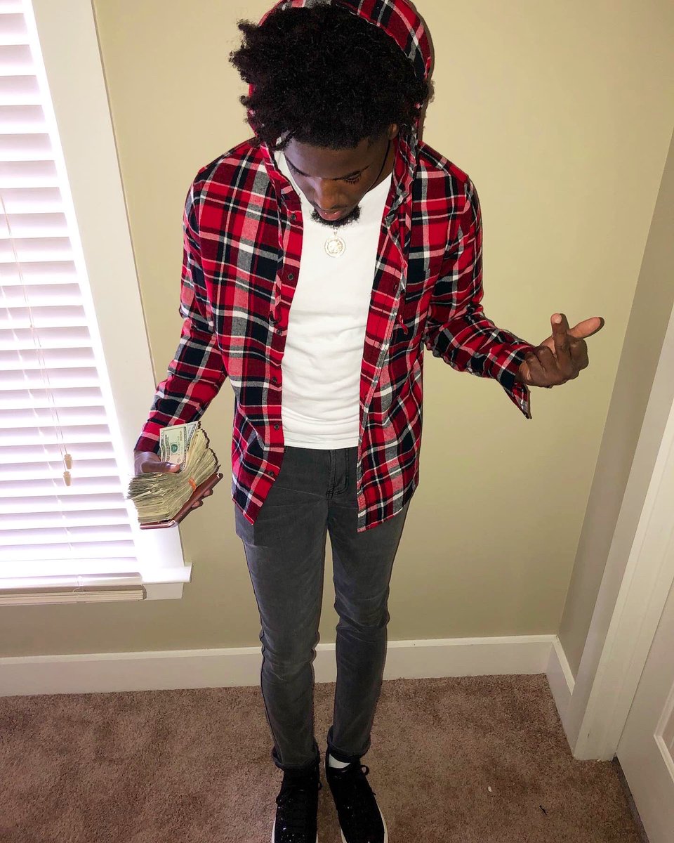 KdStackBoy's tweet image. Ain’t nobody ever plug me I had to find me one , way before I knew of roddy rich I had to ride with one 🖤🔥 #STACKBOY