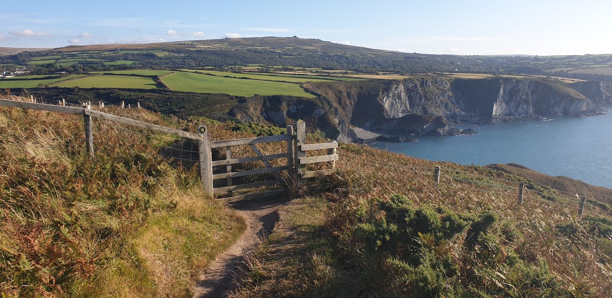 How beautiful is this? Just stunning ❤️🏴󠁧󠁢󠁷󠁬󠁳󠁿 Pembrokeshire beaches. Dinas Cross. @ItsYourWales @lovepembs
@PembsCoast
#lovewales #mywales #wales #coastalfootpaths #Coast2Coast #beach #Pembrokeshire