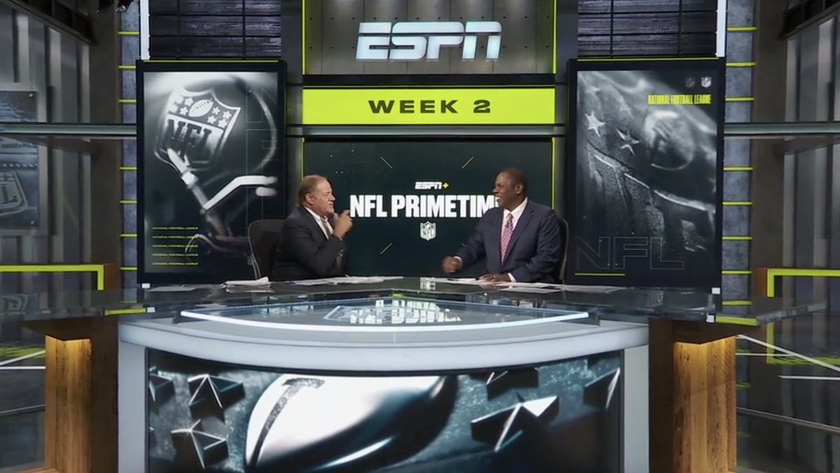 LucasEatWorld's tweet image. RUMBLIN', BUMBLIN', STUMBLIN'....WOOOOOOP. It's back baby! #NFLPrimeTime