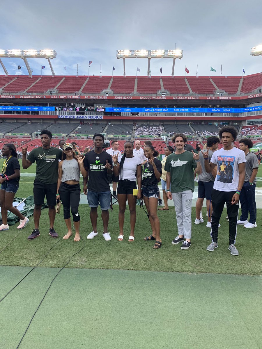 nathanfarrelll's tweet photo. Thank you to the USF coaching staff for an awesome official visit! @USFXCTF @flrunners 💚🤘🏼 https://t.co/LLf8IVsqeS