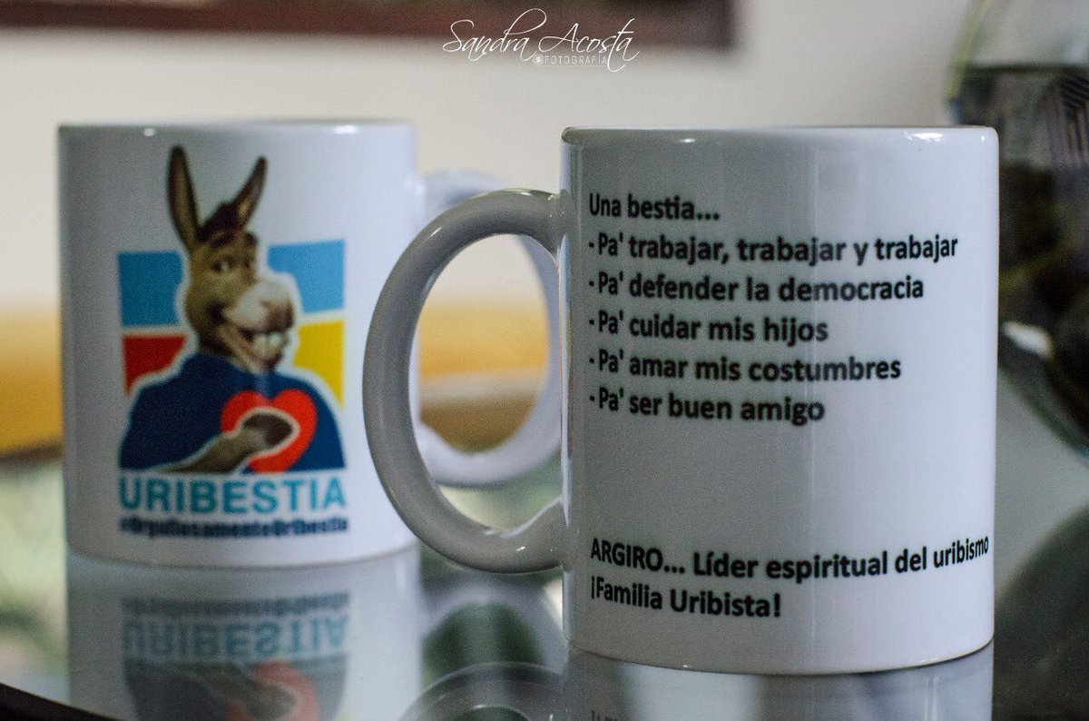 Acá están !!! Los únicos pocillos multipropósito de Colombia ! Sirven pa : tomar tinto , café con leche , milo , aromática , te , mazamorra , claro , chagua .importados directamente de Remedios Ant. Tel Guap Sap : 305 356 94 01 . No te quedes sin tu amuleto uribista !!