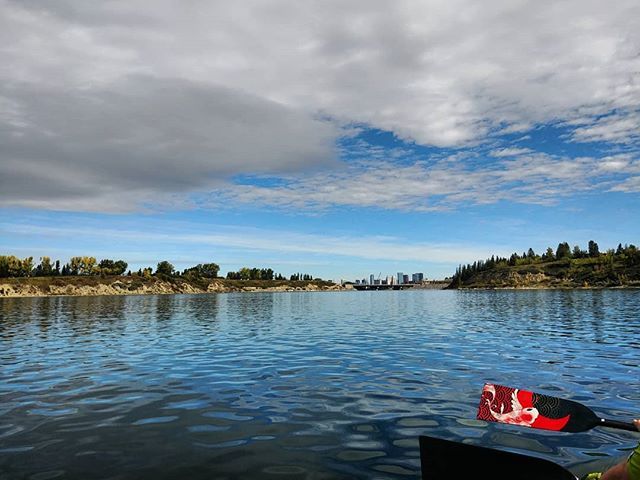 Redeyespaddling's tweet photo. These September practices, going to miss the views.
#paddlesupyyc #glenmorereservoir #paddlelife #sundayvibes #yycliving https://t.co/y56ytxUq4H https://t.co/lQ7Y1z94Gm