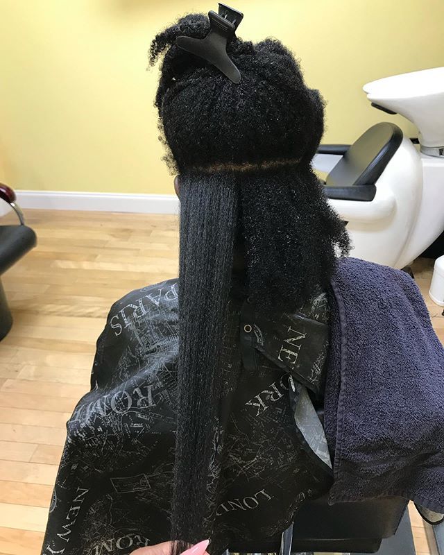 Still. I cannot believe how much natural hair shrinks. Shrinkage totally lies. Someone can have hair that is waist length but shrinks to their shoulders. Gotta ❤️ natural hair 😉😉 They say I have growing hands. It’s God’s gift that I put my hands in #… ift.tt/2ZZG9Ji