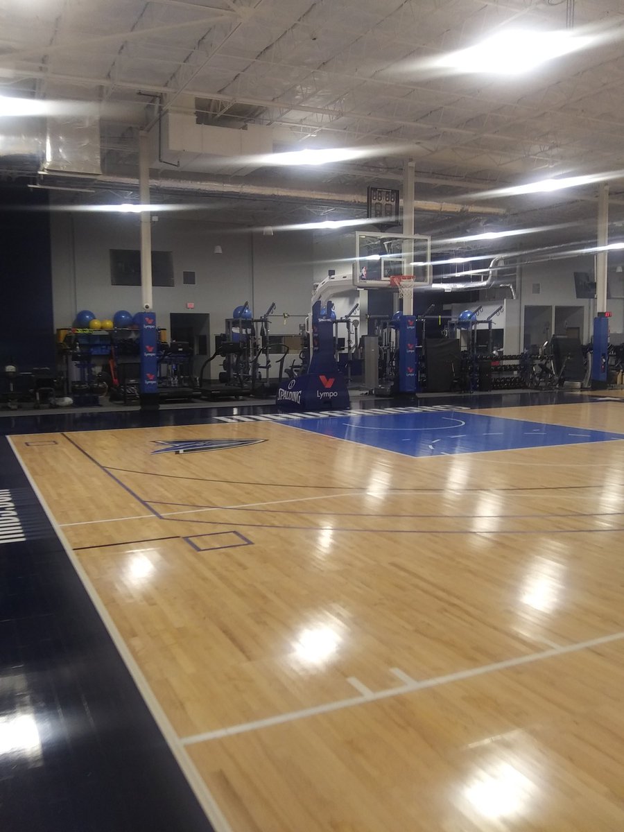 JosephMarioBro1's tweet photo. Great Opportunity to meet Texas Legend coaching staff... Hopefully I'll be apart of this oganization next year and meeting Jason Terry was great to ask question and learn how to scout talent... https://t.co/5qPwhf7fvR