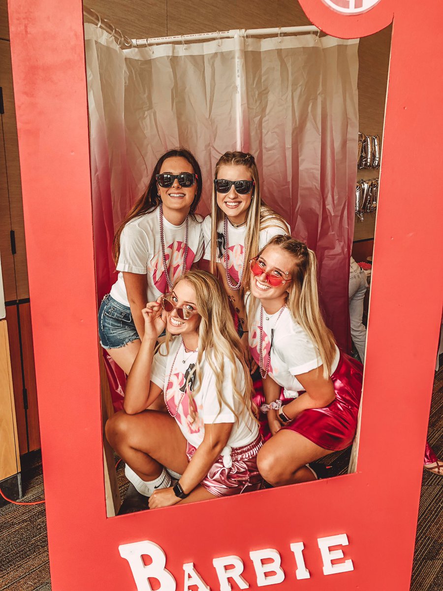 we are so excited to add 14 AMAZING new women to our chapter today! WELCOME H Φ Μ E SISTERS!✨