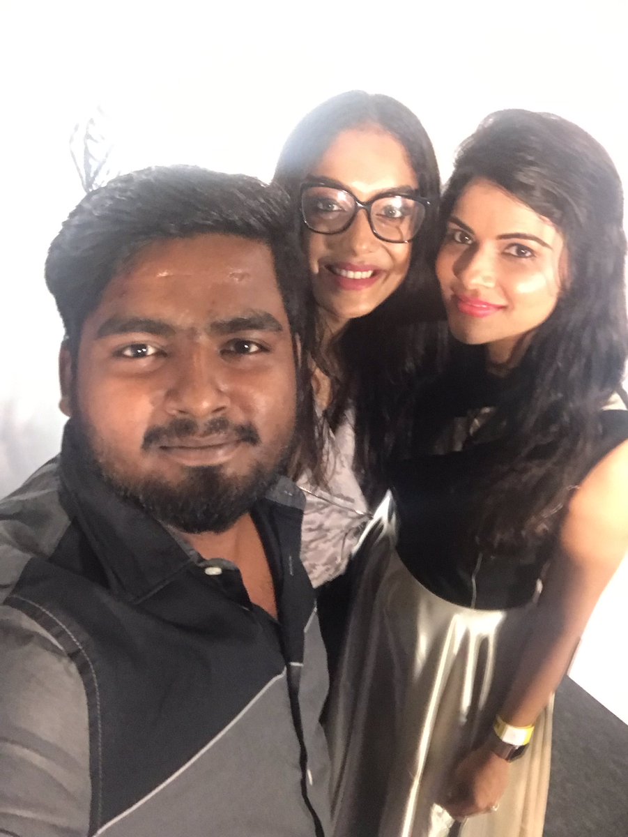 haswath_pro's tweet photo. With @AbhiramiVenkat_ &amp; #Manishaa on #WhiteShadow Star Diva Session 2 Stow Stoppers #BiggBossTamil3 #Biggboss3tamil #BiggBoss https://t.co/nC6kkDgMWu