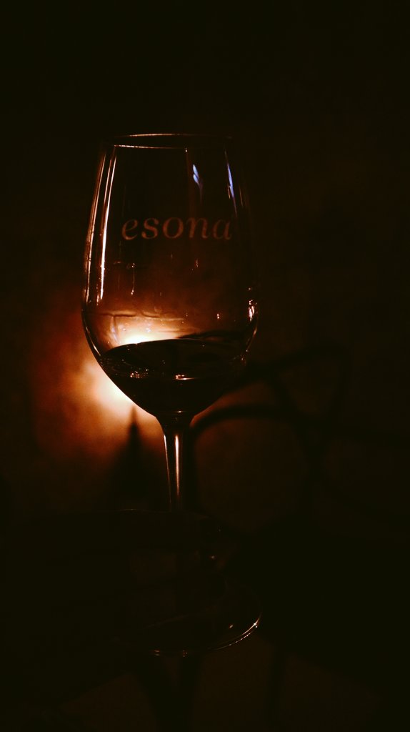 miss_dhanusha's tweet image. First time to @esona_thevery1 after trying their wines previously. This little boutique winery with a gorgeous cellar stole my heart with it's fantastic wine and sublime views. We did a lindt chocolate and wine pairing. 

#springsoiree #springwines #visitlangeberg