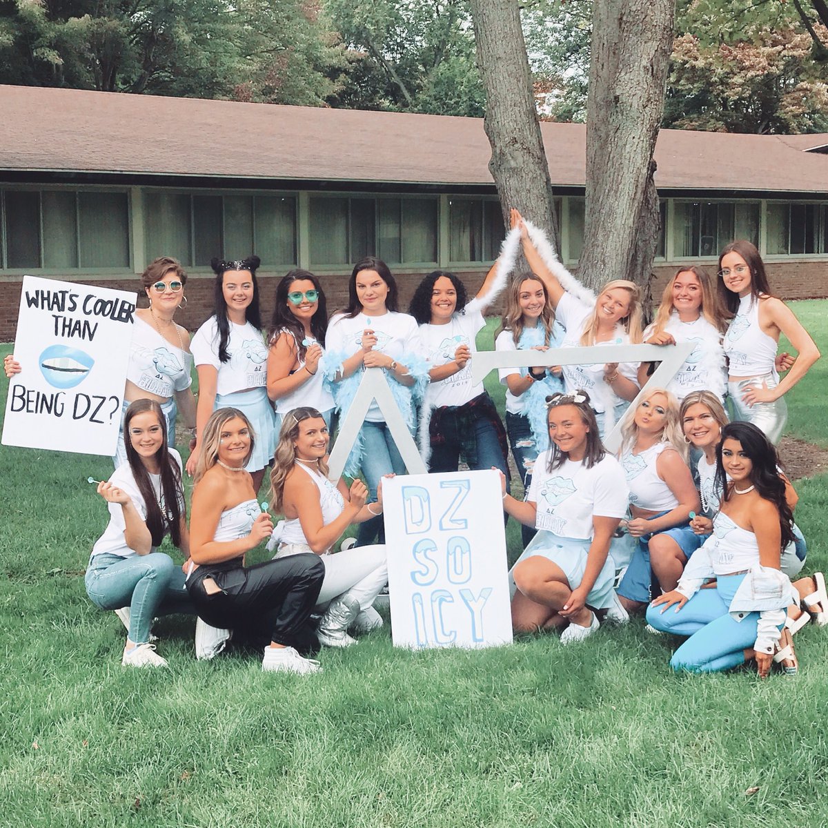 NUDeltaZeta's tweet photo. Our New member class is cooler than cool!🥶💎💙 We are so happy to welcome home Tara, Kelsey, Hayley, Hadley and Alexa 🌟 We love them so much already 🤩 https://t.co/1nR8P1f7l9
