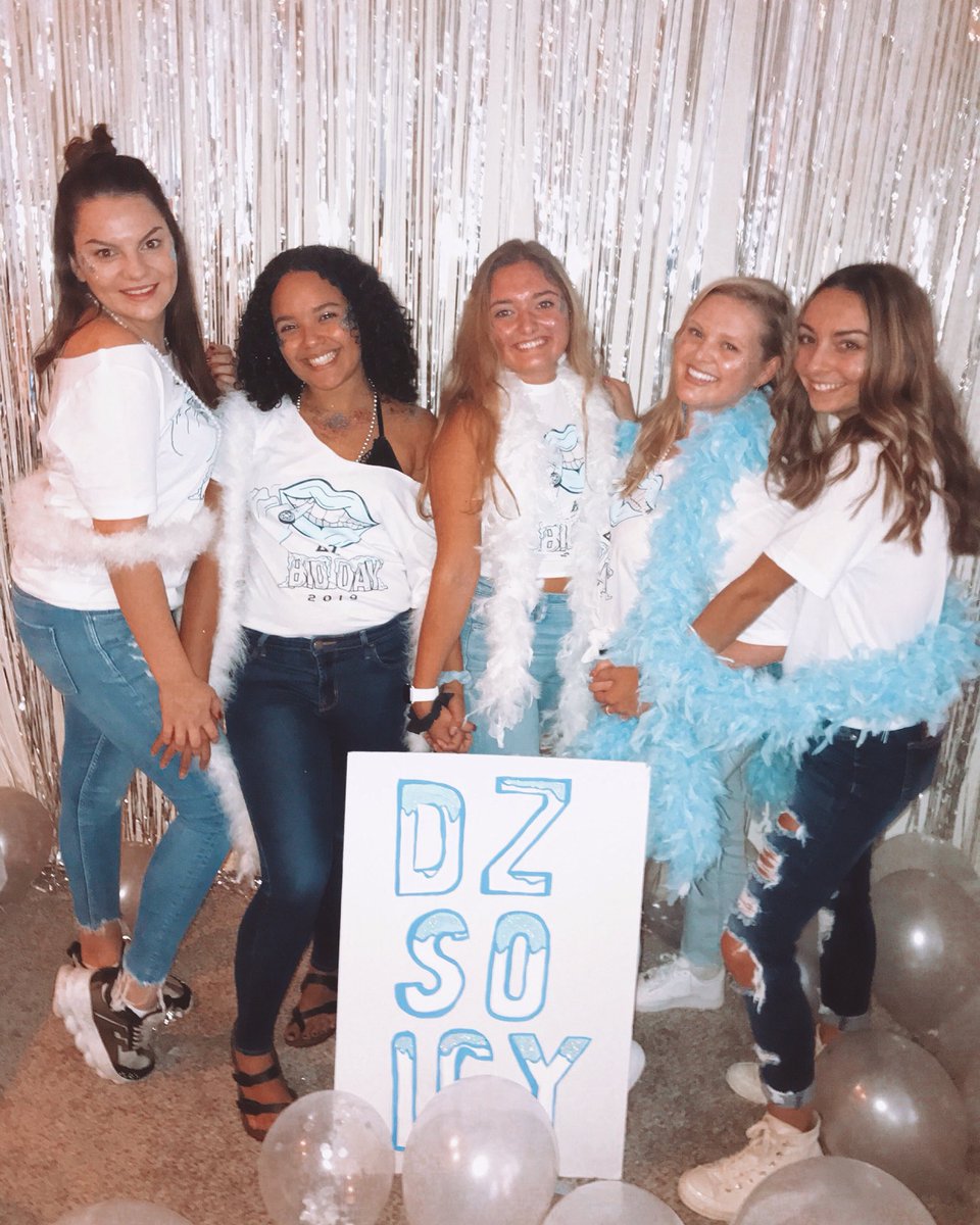 NUDeltaZeta's tweet photo. Our New member class is cooler than cool!🥶💎💙 We are so happy to welcome home Tara, Kelsey, Hayley, Hadley and Alexa 🌟 We love them so much already 🤩 https://t.co/1nR8P1f7l9