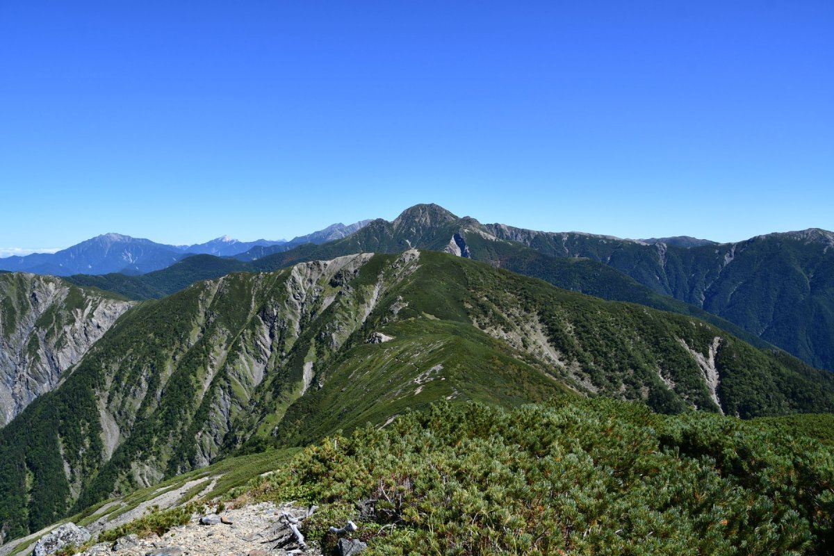 しなのユーキ 元 ユーキ 昨日の南アルプスでの写真 1枚目 烏帽子岳から見た富士山 2枚目 小河内岳から見た南アルプス北部 3枚目 小河内岳から見た塩見岳 4枚目 小河内岳から見た南アルプス南部