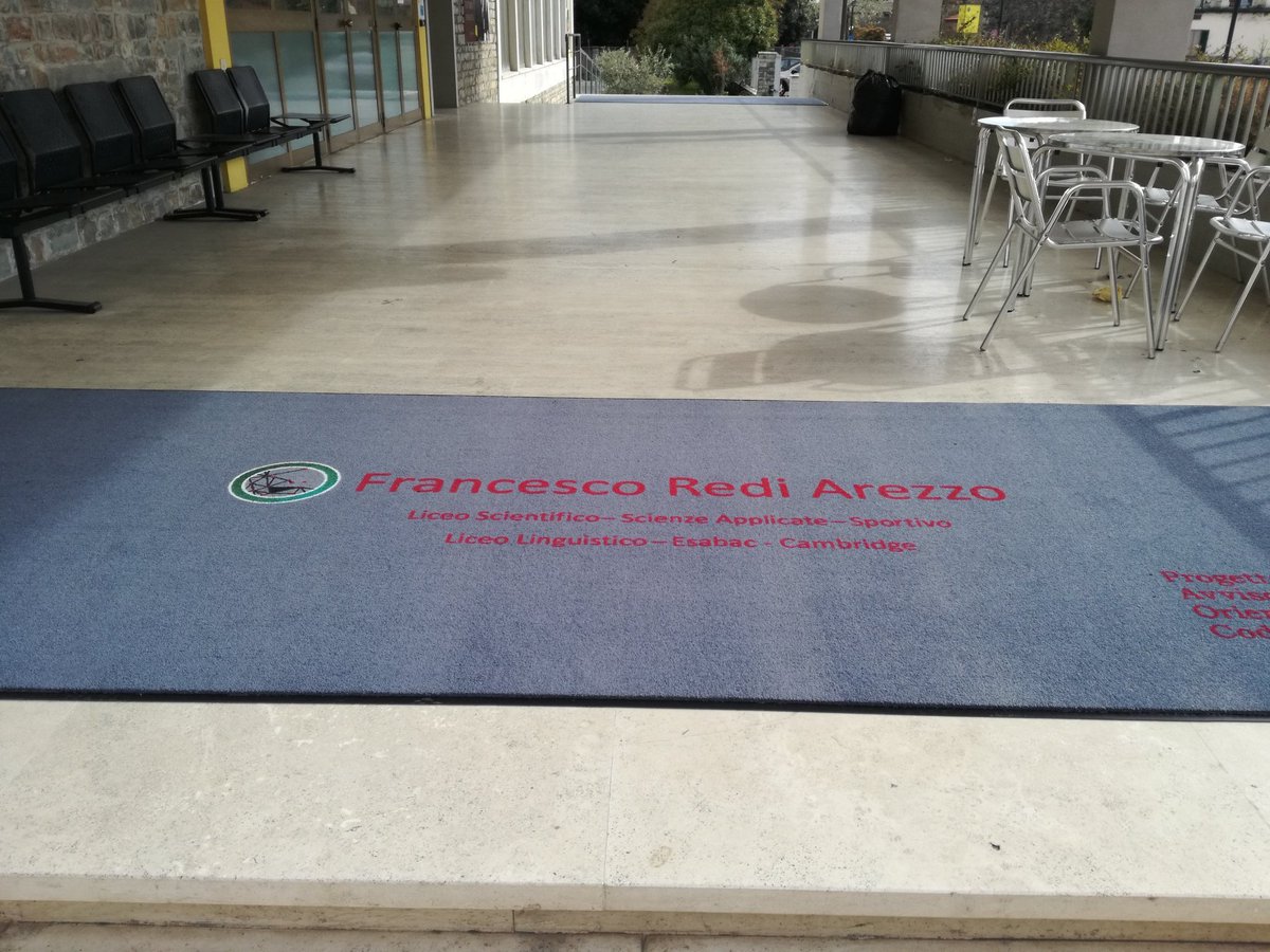 PresideGrotti's tweet photo. Benvenuti a #LiceoRedi! https://t.co/OKPNOs3Iy7