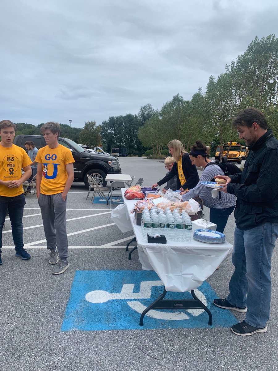 GoUsaac's tweet photo. USAAC showed its appreciation for the Unionville teachers by holding a Teacher Tailgate before the football game Friday night! Thank you to everyone who helped out! #GoUsaac https://t.co/f6nGYQldIG