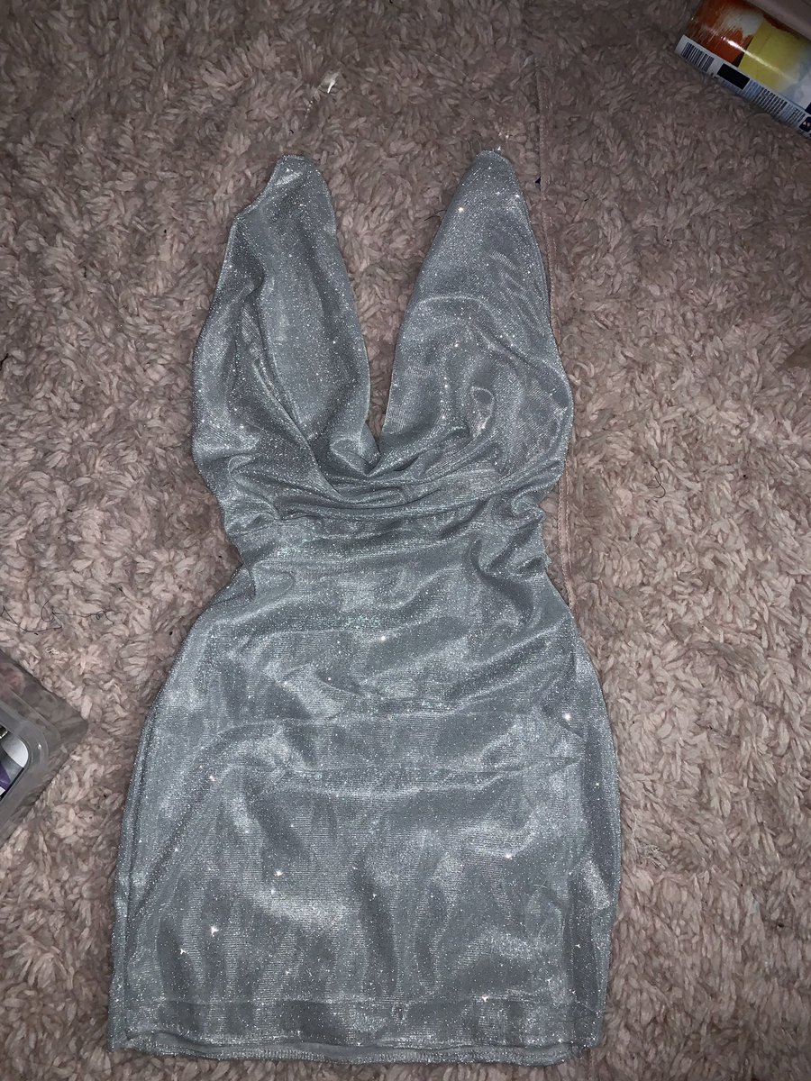 liazway's tweet photo. late night working, i can’t wait until i get some more fabric in 😭 but this is for a client https://t.co/npDbpRnsPV