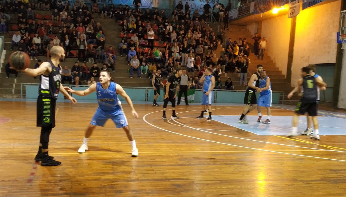ZarateBasquet's tweet photo. #Basquet #Primera #ABZC
Final del 3er cuarto en #Zarate
#CADU 50
#IngRaver 54 https://t.co/0SwMr6Usy4