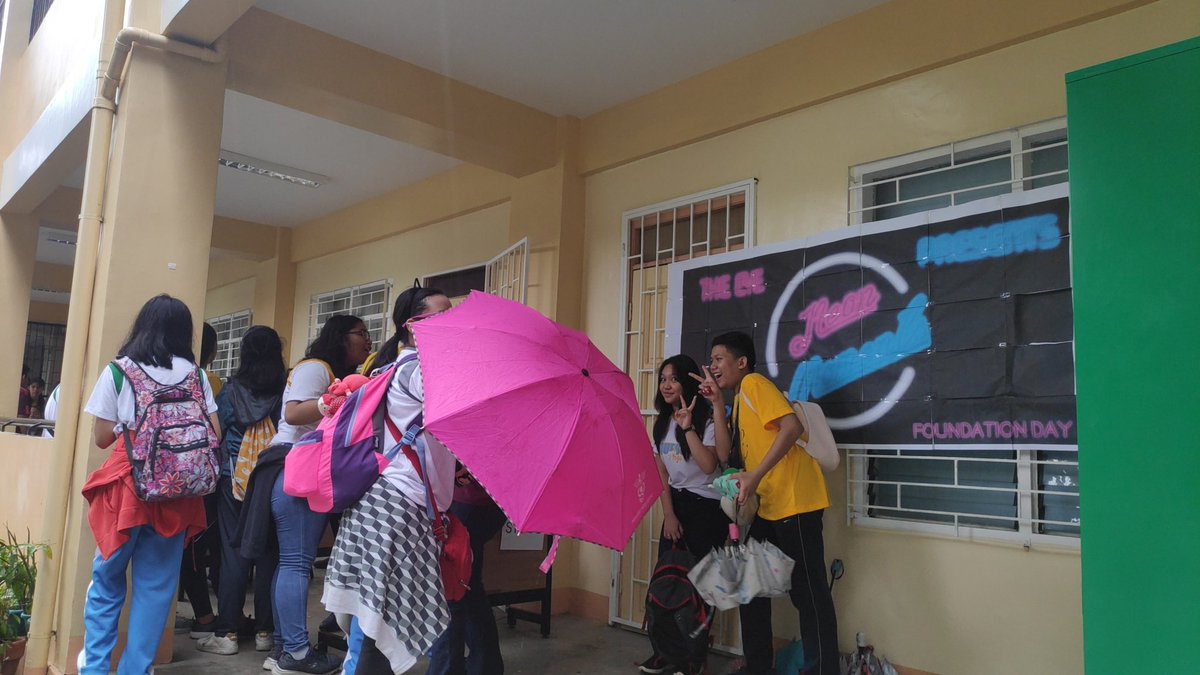 QCSHSTheEye's tweet photo. We're open! Get your neon portraits now. https://t.co/3CXGsYtDXm