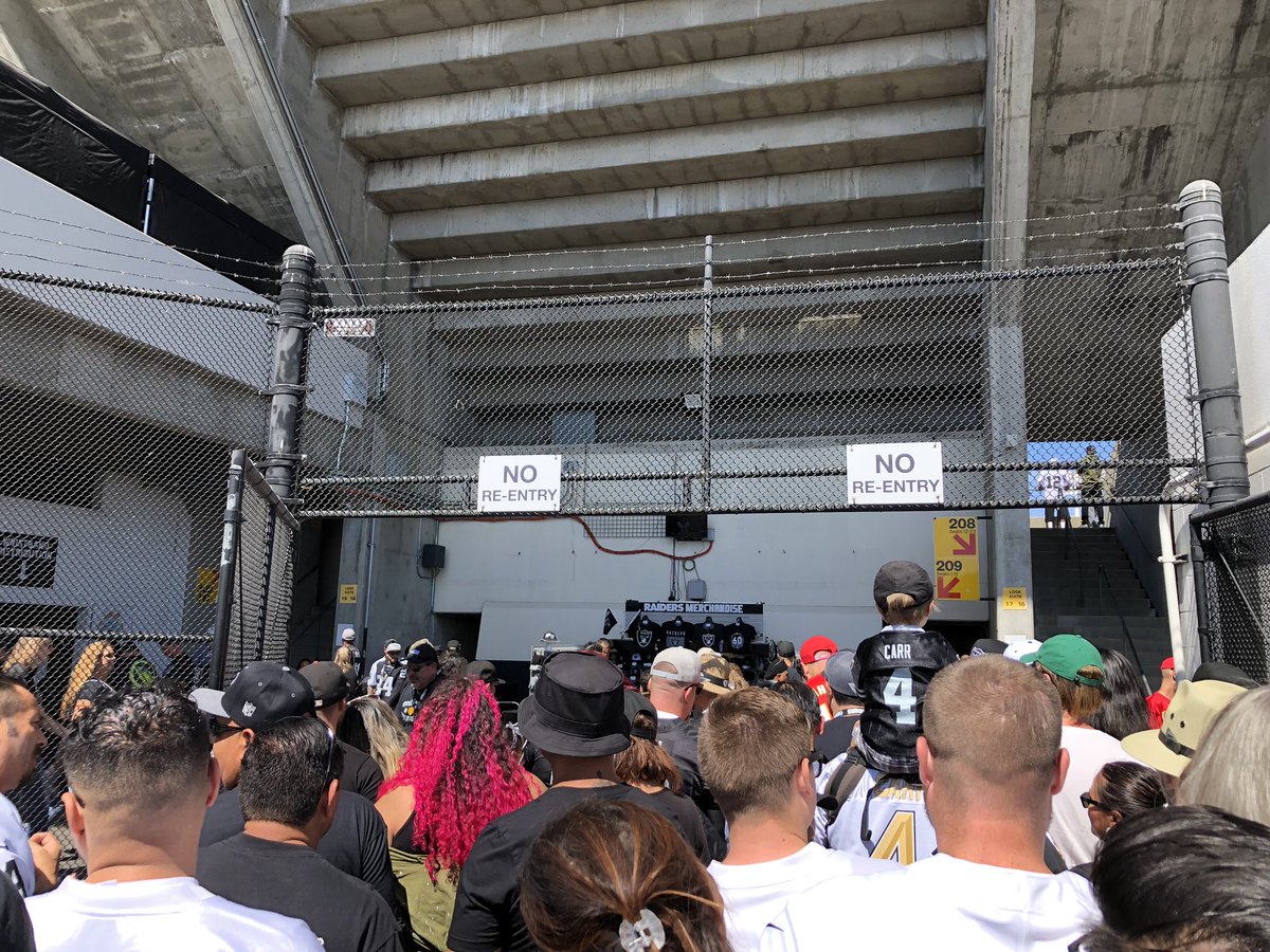 theturfyoda's tweet image. Enemy territory today...nothing like walking in under some barbed wire to get you jacked for a football game! I guess the fan base is used to it since most of them have done time! 😂

#GoChiefs #RaiderHater #farwelltotheColiseum