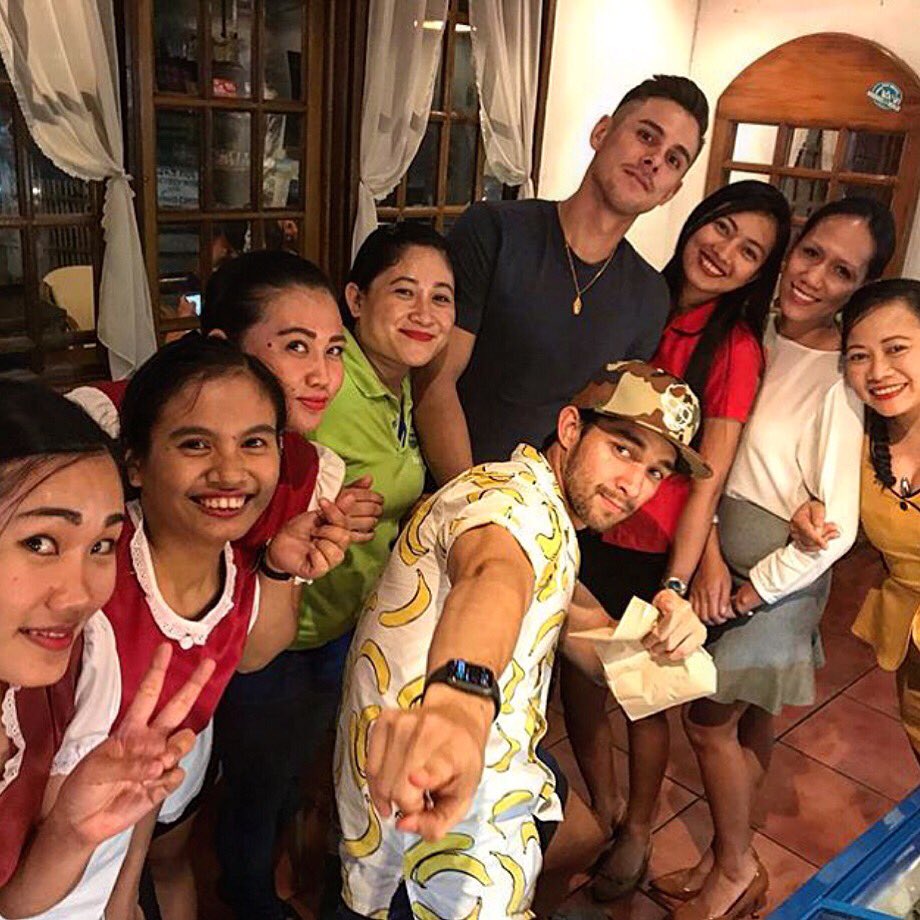WhyNotDumaguete's tweet photo. #WhyNotGuestPic: “with #Dasovich &amp; #DanielMarsh” AND #WhyNotTeam…
#ItsMoreFunInDumaguete #WhyNotRestaurant #Dumaguete https://t.co/IKKDAovN1k