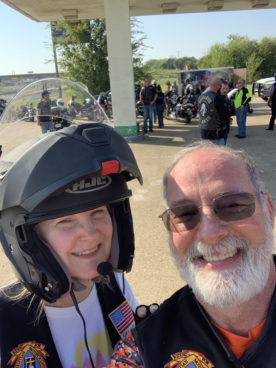 sskoblick's tweet photo. Escorting the wall for falling heroes from  Corsicana to Huntsville today https://t.co/xKZaFHRtP3