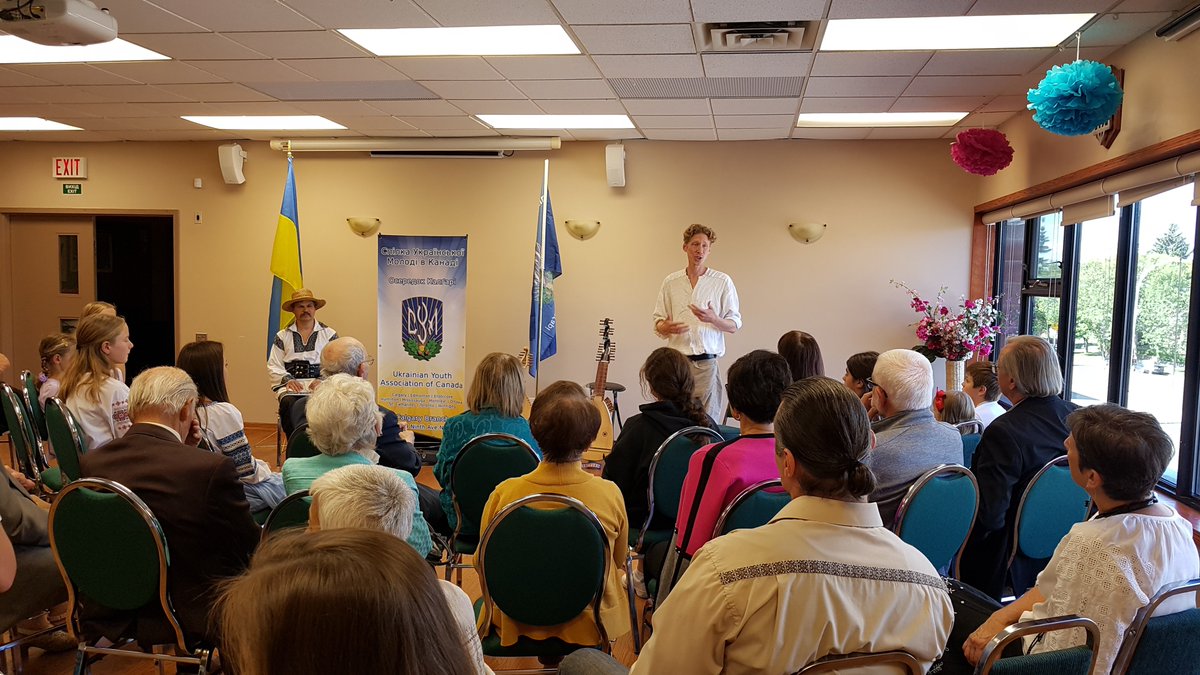 CalgaryDignity's tweet photo. What a privilege to meet Jurij Fedynskyj &amp; Олег Бут who shared their passion, talent &amp; knowledge about the Ukrainian traditional music and instruments this afternoon with us! #yyc #UCCalgary #CYMCalgary #kobzar #bandura #torban #kobza #UkrainianCanadian #Ukrainianheritage #music https://t.co/CQehvs6DoF