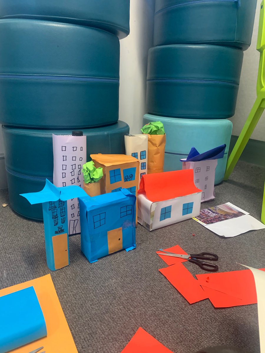 Year 3 students have had a very productive morning replicating Bondi Beach. They have applied their mathematical skills to develop a scale and map out the roads, while getting creative to replicate buildings and iconic Bondi landmarks. We look forward to sharing their progress!