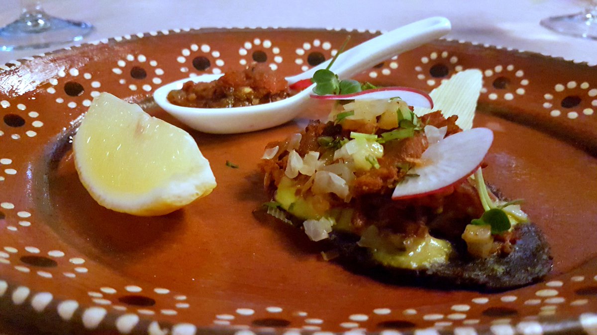 Ahora, Tlacoyos de maíz azul, short rib al pastor y un <a href="/CasaMadero/">Casa Madero</a> 2V

#FestivalGourmerBarcelo