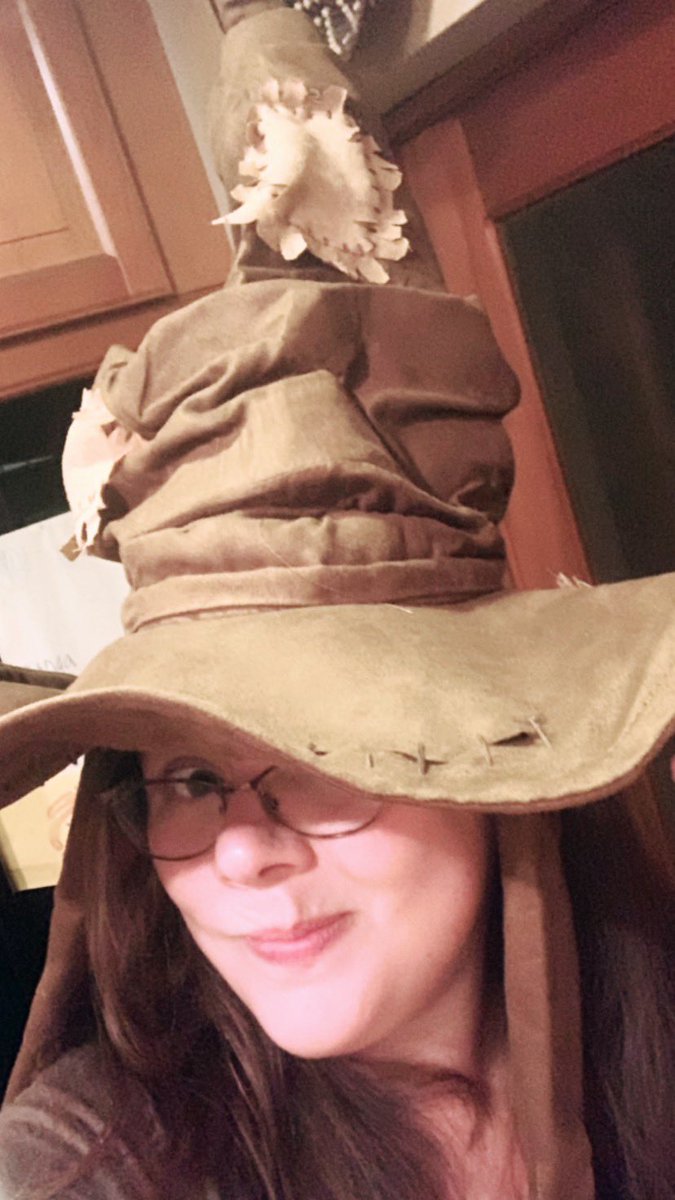 PhillyGameGirl's tweet photo. Find Professor McGonagall at #nycc19 on Sunday, she'll have the magic sorting hat! #harrypotter #cosplay #GetSorted https://t.co/NdOHuOChcZ
