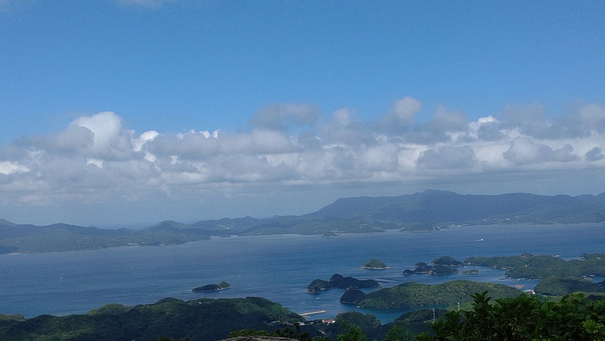 toNo_ddd's tweet photo. 冷水岳から見た海はほんとに綺麗でした。
これが、佐世保の艦娘たちが行く海か… https://t.co/LMfP8QUAYR