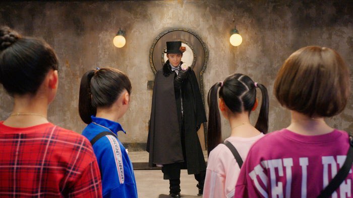 おぐりまにあ A Twitter 小栗旬テレビ出演情報 9 22 日 朝9 00 9 30 ひみつ 戦士 ファントミラージュ に第25話より登場 小栗は日本を代表する俳優 大栗純 かつファントミラージュたちを導くボス ファンディー 関口メンディー の兄役 ファングリ