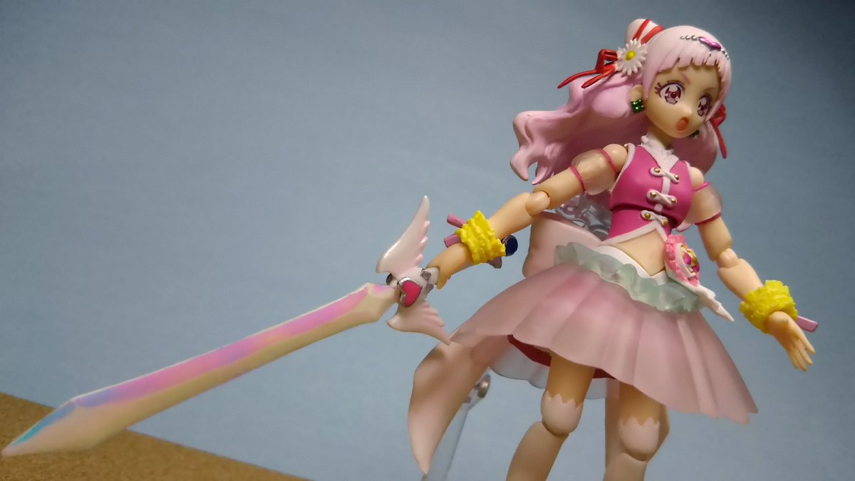 Ms Smile まっぷる ちがうよ 必要なのは剣じゃない というわけで Hugっと プリキュア 第11話より プリキュアの剣 をfiguarts用に作りました キュアトゥモローたちも使っていた と思われる もう一つの可能性の未来の象徴ですね Precure