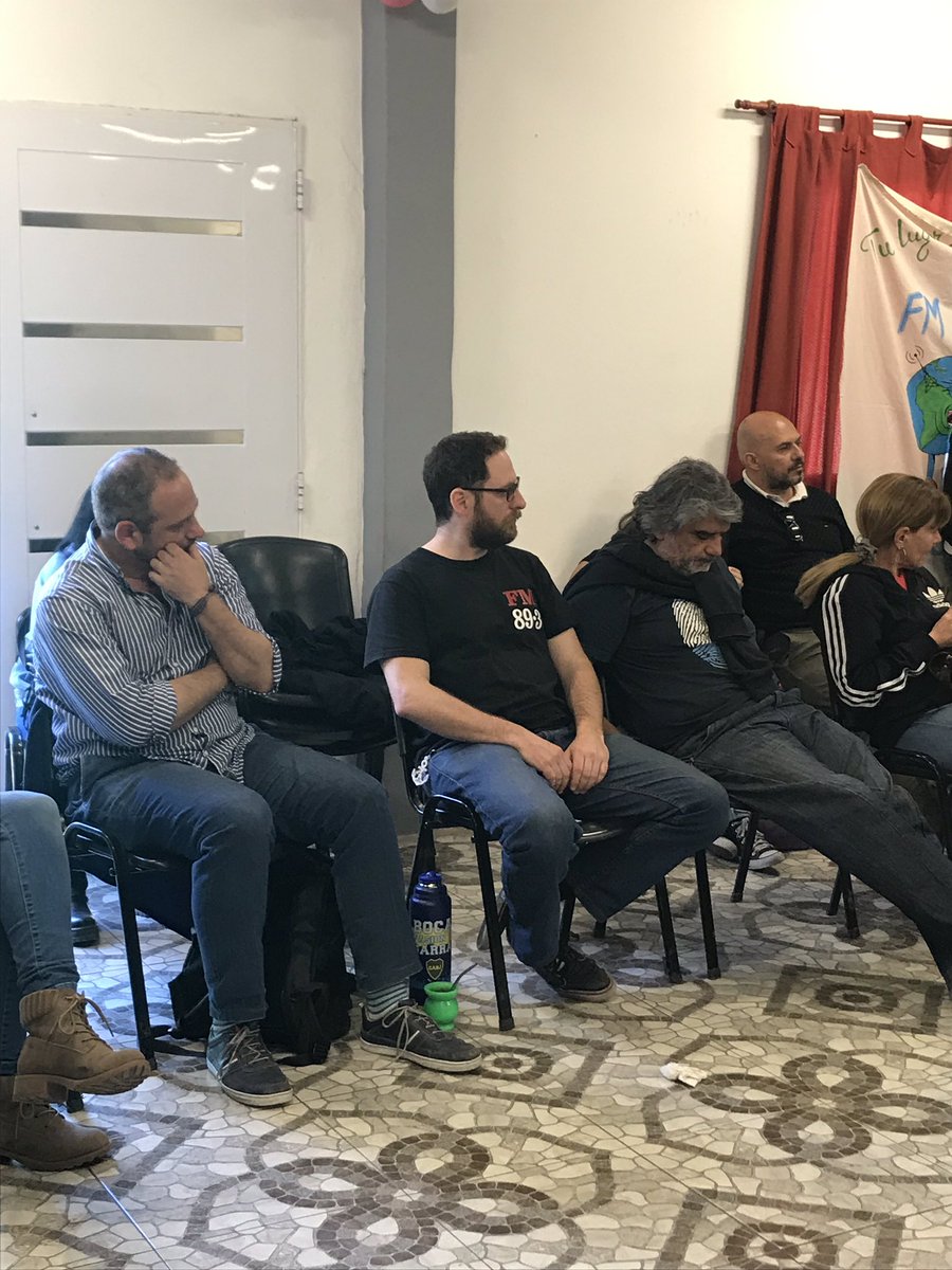 CoalicionCCD's tweet photo. FORO en @Fmocupas883 

Se realizó un foro en la radio comunitaria OCUPAS del partido de Moreno, que fue clausurada por el ENACOM en febrero de 2017. Con gran presencia de referentes políticos y sociales se decidió volver a aire tras la asunción del próximo gobierno. https://t.co/a3lyNBQ2wW
