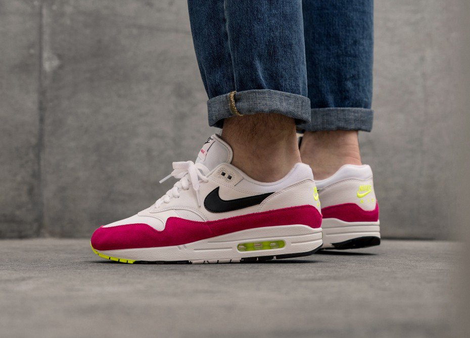 SOLELINKS on Twitter: "Ad: Nike Air Max 1 'Volt/Rush Pink' only $67.99 + shipping, use code checkout =&gt; https://t.co/045wa3XgG6 https://t.co/DLRc53NSCO" / Twitter