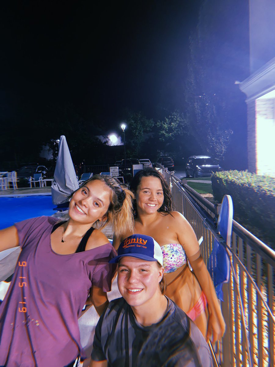 Hannn_davenport's tweet photo. See ya later soldier🖤 #9daysapart #caylor https://t.co/3XKvvq5tjv