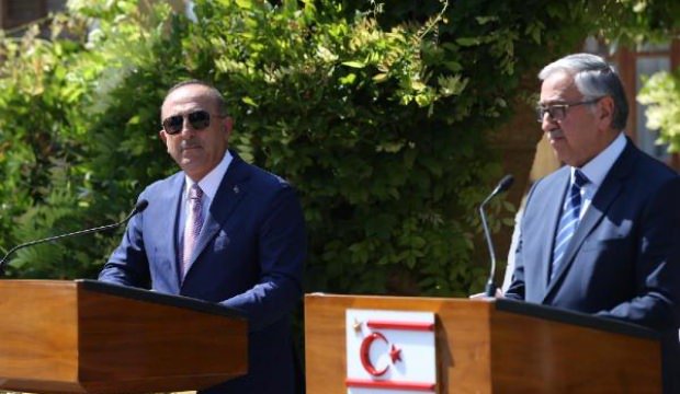 #MevlütÇavşoğlu Kıbrıs Rum kesmin dış işleri bakanına 'Nikos iyi çocuk ama sınırı aşmasın' ifadelerini kullandı.

Sayın bakanım sizi alkışlıyorum 👏👏👏
<a href="/MevlutCavusoglu/">Mevlüt Çavuşoğlu</a>