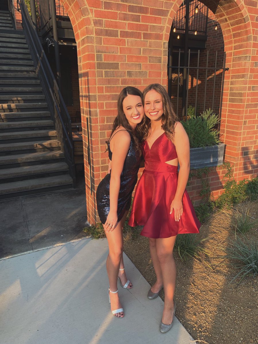 evelynlady_'s tweet photo. hoco’19✨#ska #LightsCameraTC https://t.co/WO0zXKl6tt