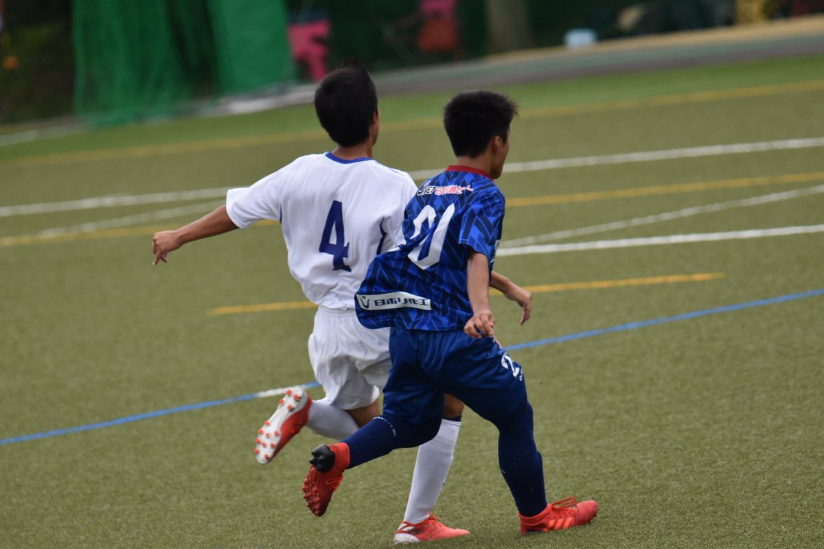 ファンタジスタ シンジ 奈良クラブジュニアユース４ ２sagawa Shiga U15 ２ ２に追いつかれるも裏への抜け出しからシュートを決めて勝ち越すと前半２ゴールの左足のマジシャンがハーフウェイライン手前からの45m以上のフリーキックを直接決めてハット