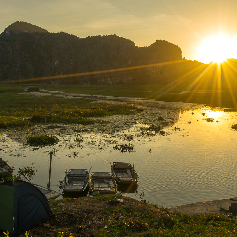 MyanmarTouching's tweet photo. Van Long Swamp is 80km from Hanoi Capital and the biggest natural wetland conservation in Red River Delta which is located in Ninh Binh Province. 
#ninhbinh #vietnam https://t.co/E08sTE6BKF