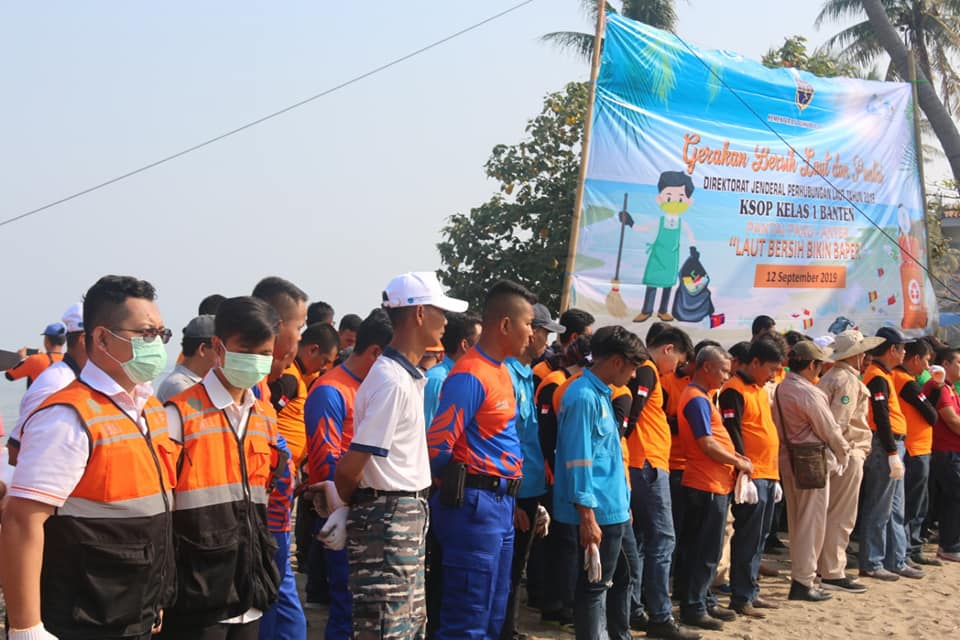 IPC_Banten's tweet photo. Ipc Banten turut serta dalam rangka HARHUBNAS 2019 pada acara Bersih Laut dan Pantai di lokasi Pantai Paku, Anyer Banten Hari ini Kamis (12/09/19). 

@indonesiaport 
@kemenhub151 
#lautbersihbikinbaper https://t.co/44Ow5ORwC9