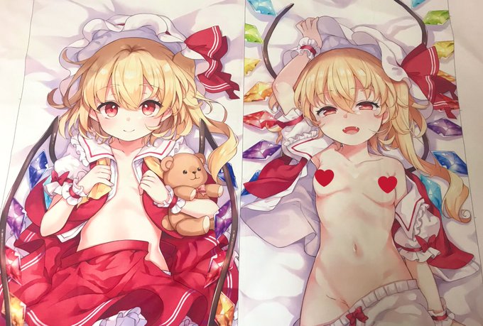 抱き枕の色校正分届いた!!めっちゃ印刷きれいですべすべ…… 