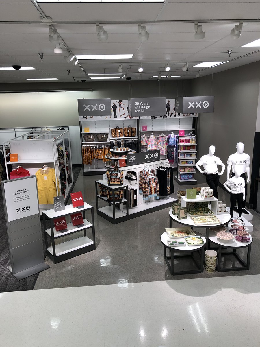 erikacalahan's tweet photo. So proud of the #T614 team for rocking our 20 years of design launch! @duffield_austin @duhkeekzxoxo @salamlazkani @garadasimmons @tracyacurry1 https://t.co/2qsVIQqJrl