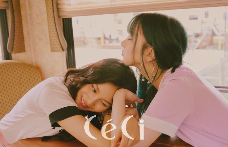 UmnhaP's tweet photo. @
#smollsline #umnha
#Umji #Eunha https://t.co/9UbOAHZ9q2