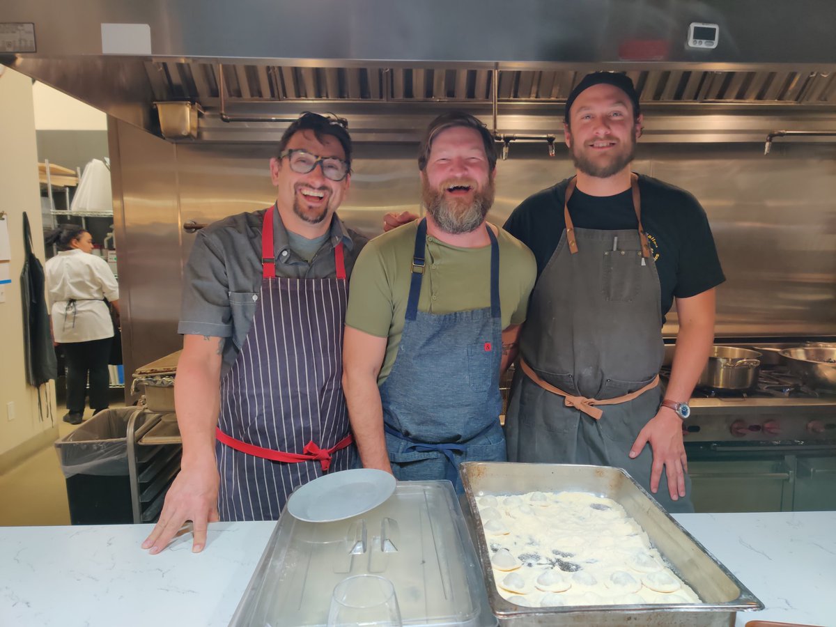 rssuen's tweet photo. Tonight's @feastpdx #DinnerSeries with Elias Cairo (Olympia Provisions @OPpdx) + Canada's very own Jeremy Charles (@Raymondsnl) + @ChefCosentino1 (@JackrabbitPDX) + Brad Leone (@bonappetit). An excellent night of great food & company thanks to these stars! Closing night #feastpdx https://t.co/tKChkYXiKb
