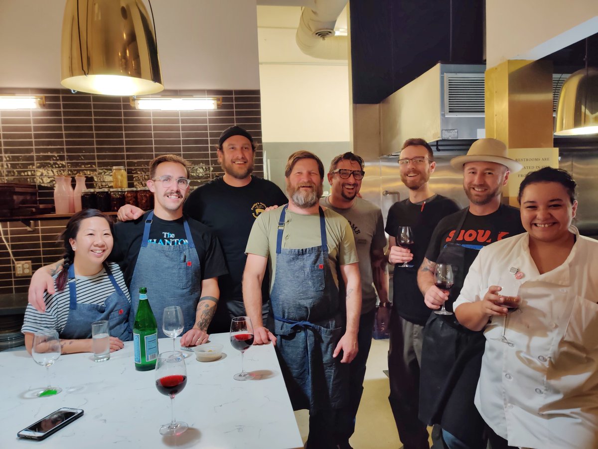 rssuen's tweet photo. Tonight's @feastpdx #DinnerSeries with Elias Cairo (Olympia Provisions @OPpdx) + Canada's very own Jeremy Charles (@Raymondsnl) + @ChefCosentino1 (@JackrabbitPDX) + Brad Leone (@bonappetit). An excellent night of great food & company thanks to these stars! Closing night #feastpdx https://t.co/tKChkYXiKb